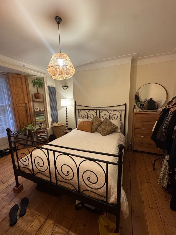 Room Greenwood Road in Greater London