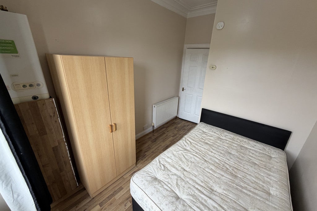 Flat Broomlands Street in Paisley