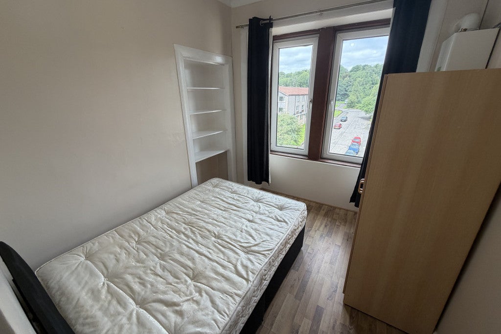 Flat Broomlands Street in Paisley