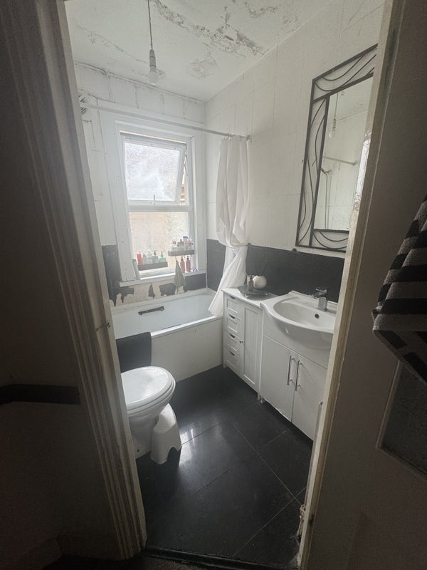 Room Essex Road in Greater London