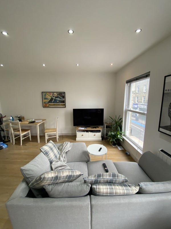 Flat Battersea Park Road in Greater London
