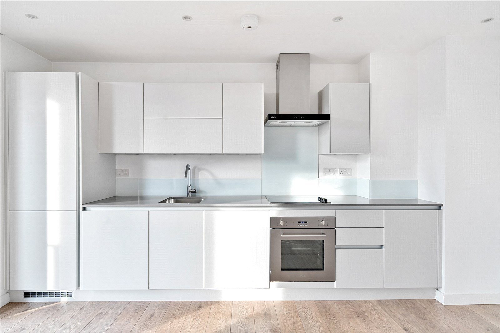 Flat Forrester Way in Greater London