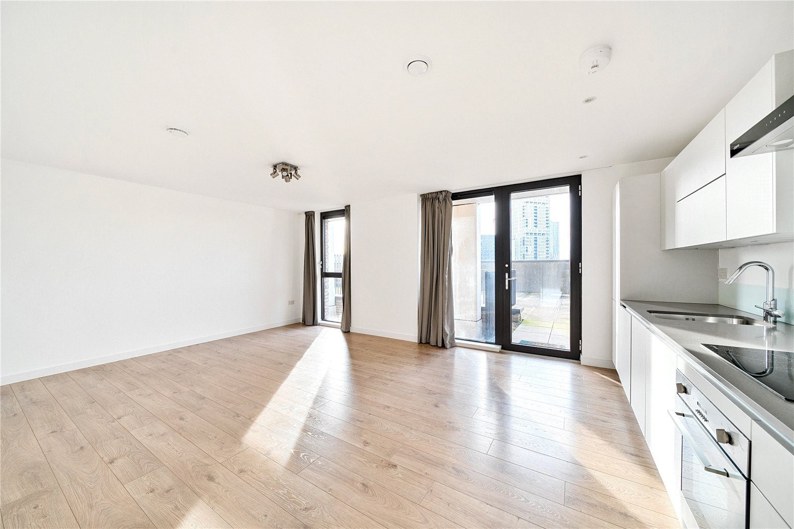 Flat Forrester Way in Greater London