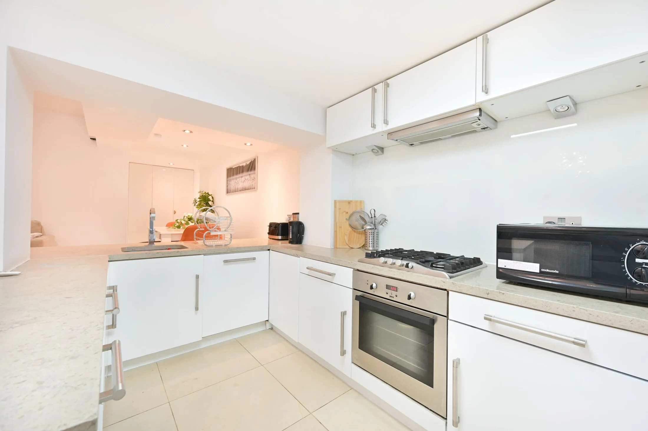 Flat Fairfax Place in Greater London