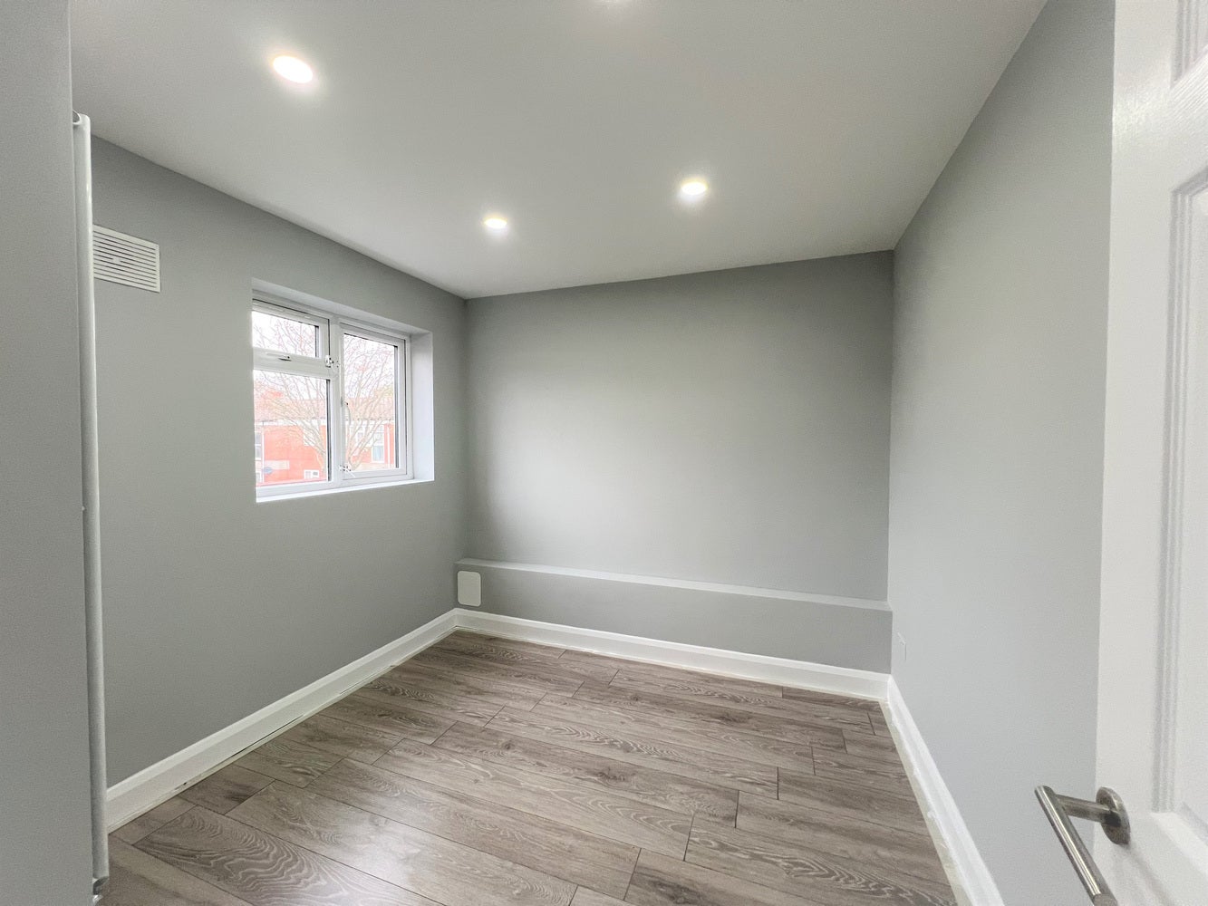 Flat Harrington Road in Greater London