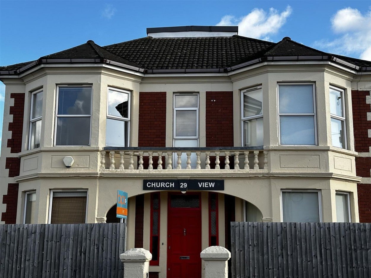 Room Henderson Road in Bristol