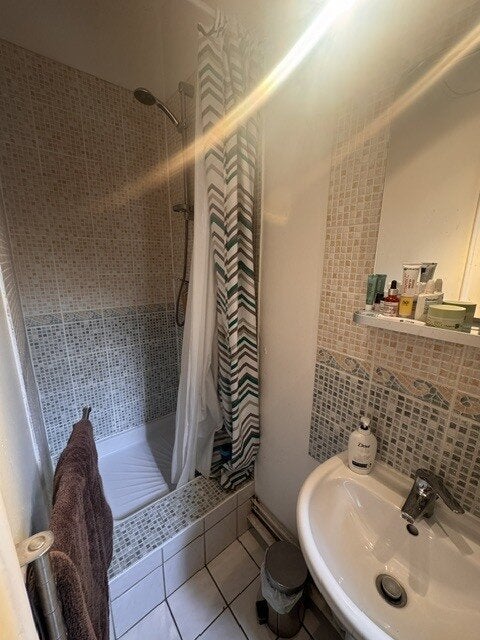 Flat Rue Eugène Jumin in Paris