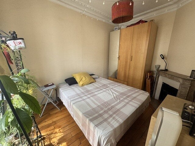 Flat Rue Eugène Jumin in Paris