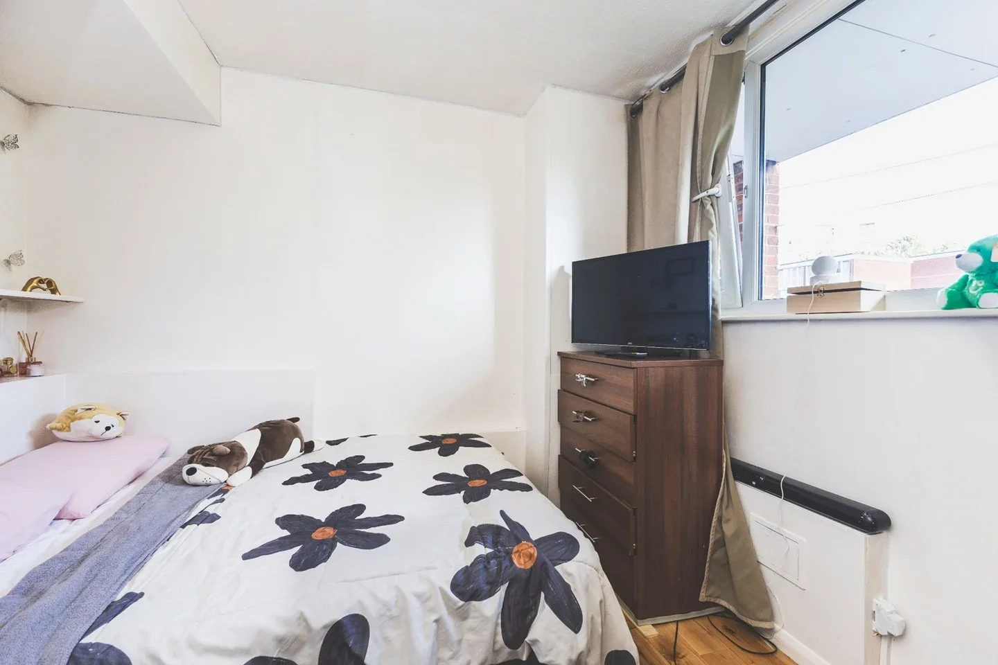 Room Ibsley Gardens in Greater London