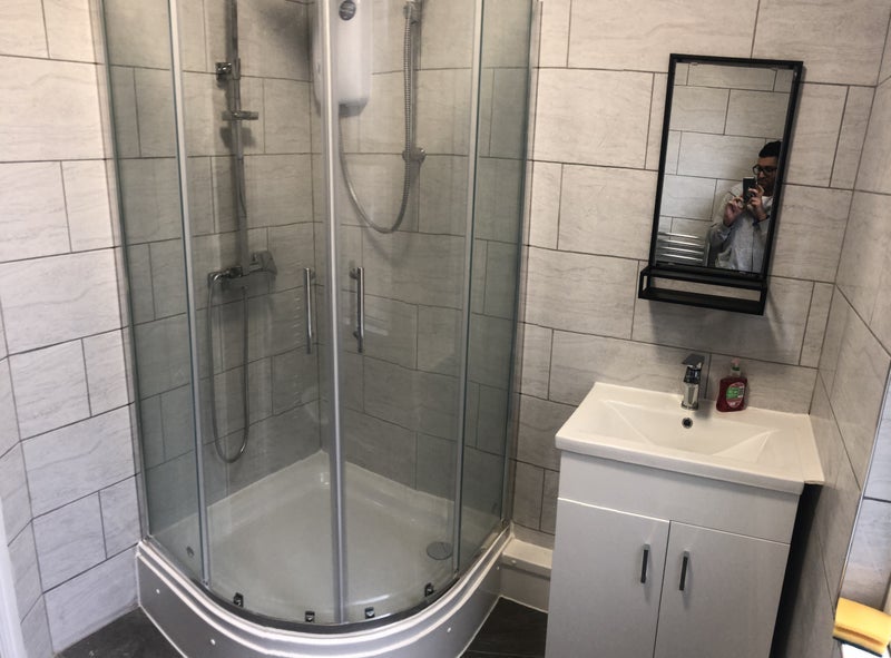 Room Hailsham Avenue in Greater London