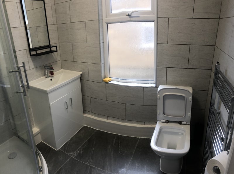 Room Hailsham Avenue in Greater London