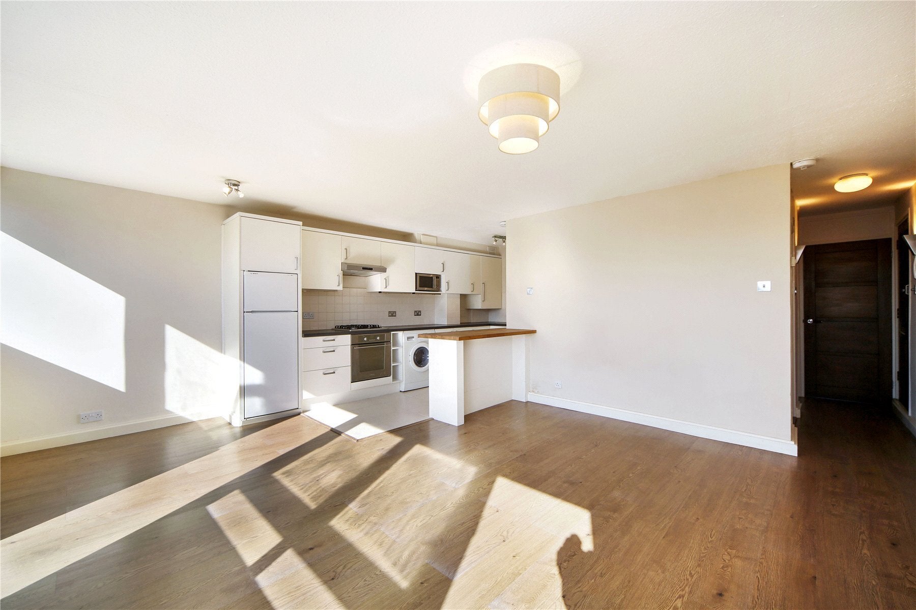 Flat Shuttleworth Road in Greater London