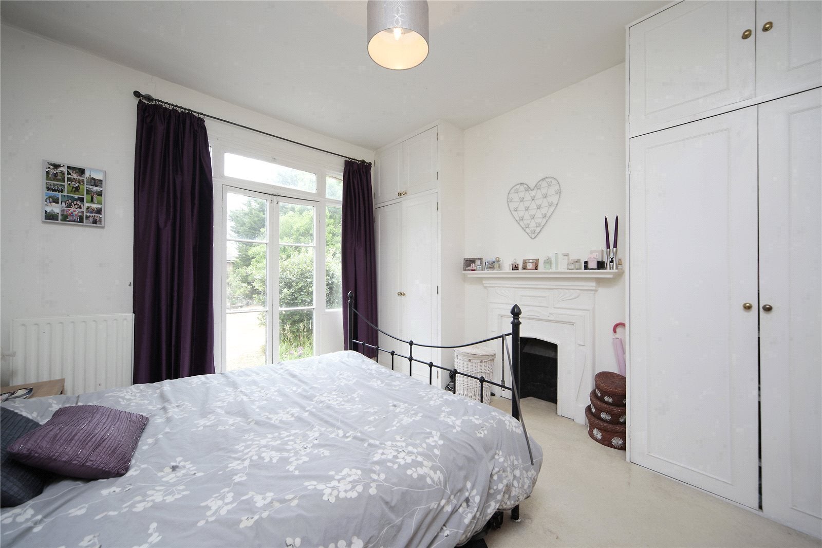 Flat Larkhall Rise in Greater London
