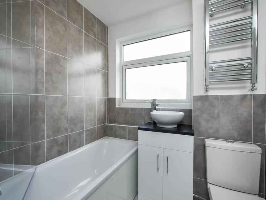 Flat Shirley Heights in Greater London