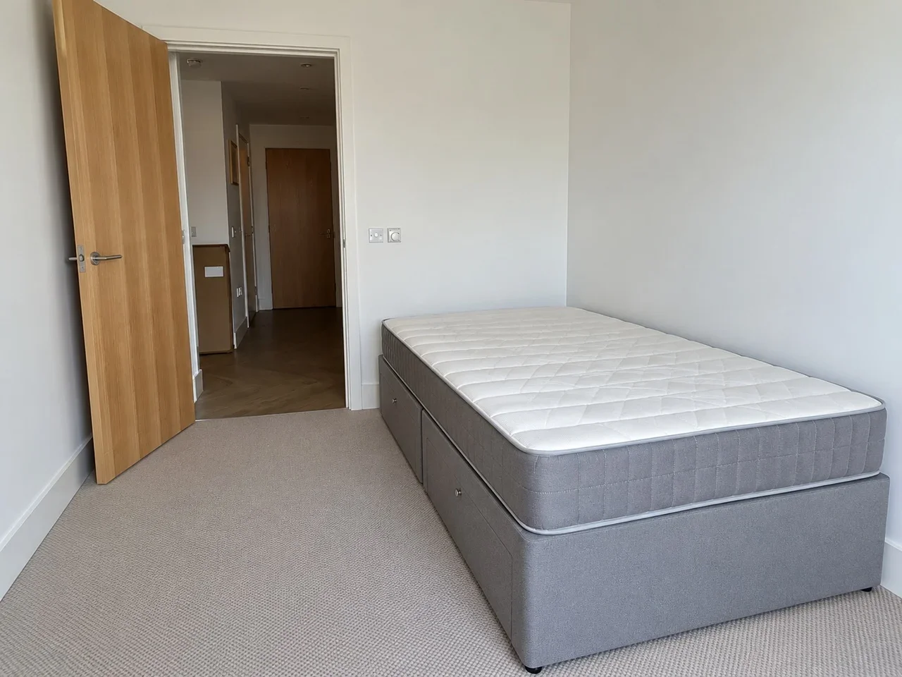 Room Stroudley Walk in Greater London