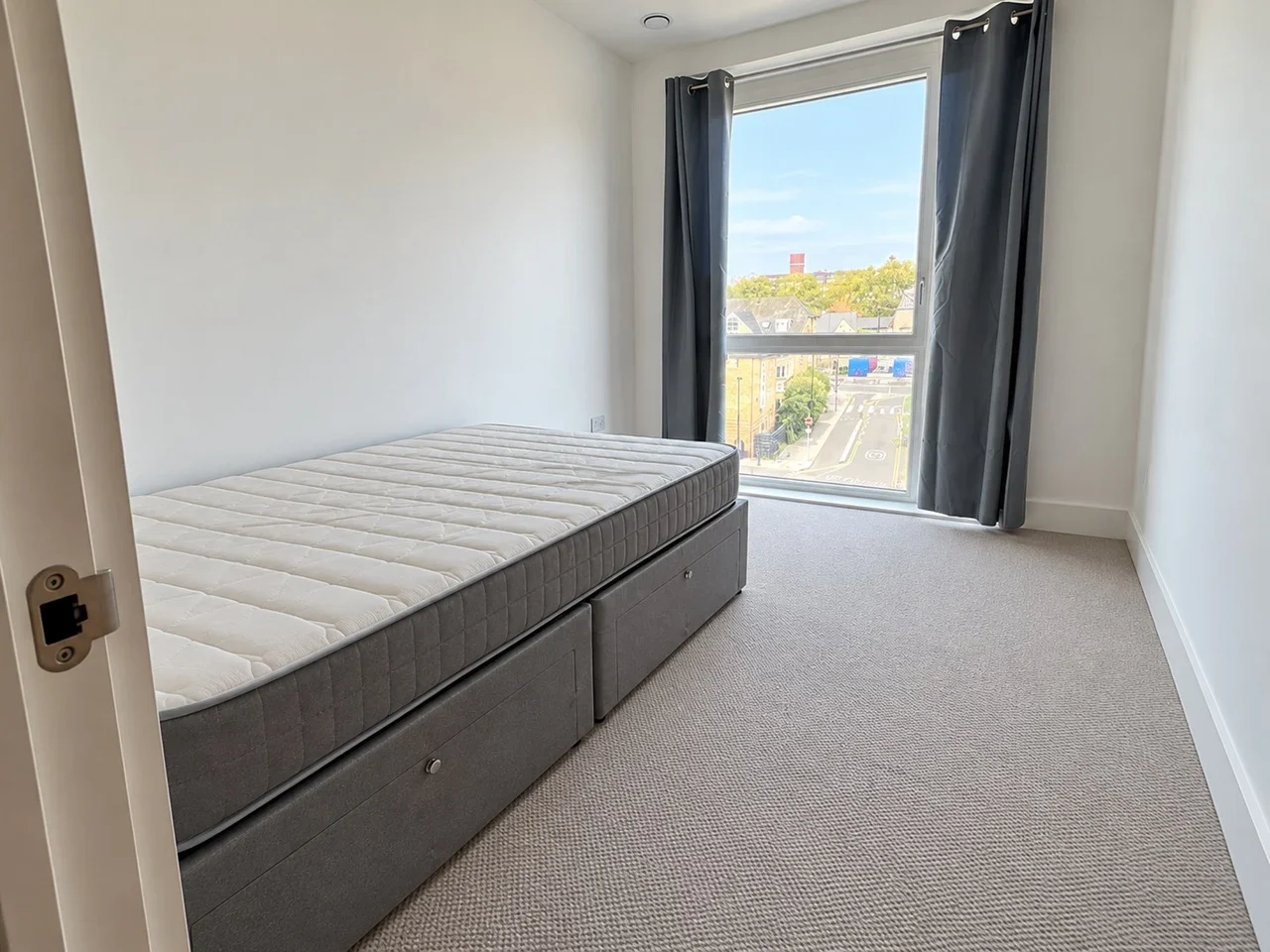 Room Stroudley Walk in Greater London