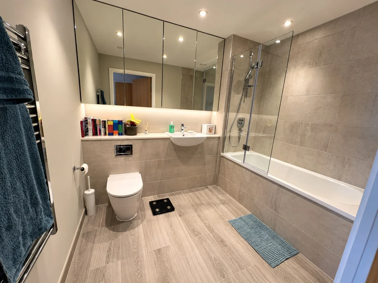 Room Stroudley Walk in Greater London
