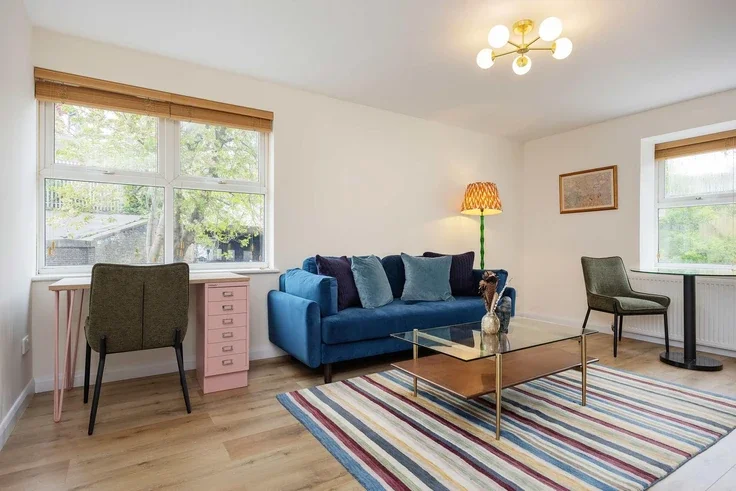 Flat Barker Drive in Greater London