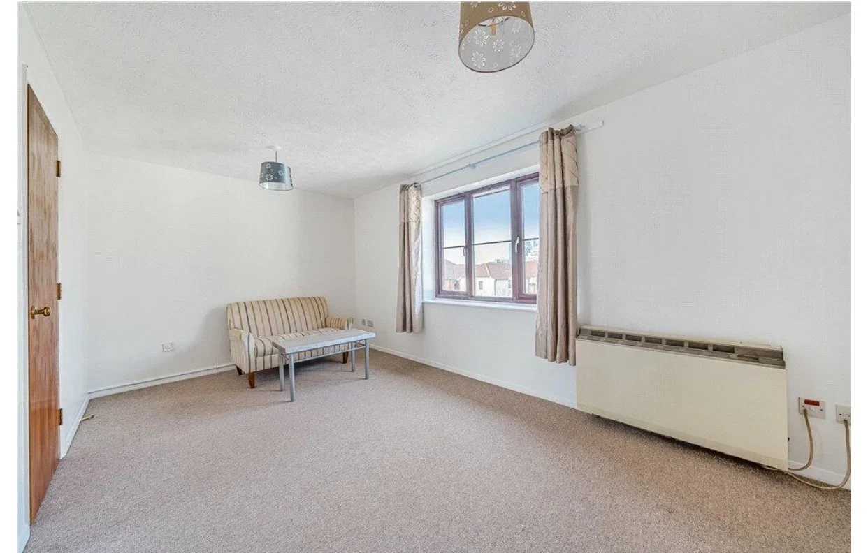 Flat Elmore Close in Greater London