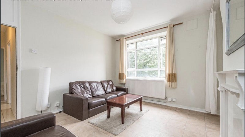 Flat Commonwealth Avenue in Greater London