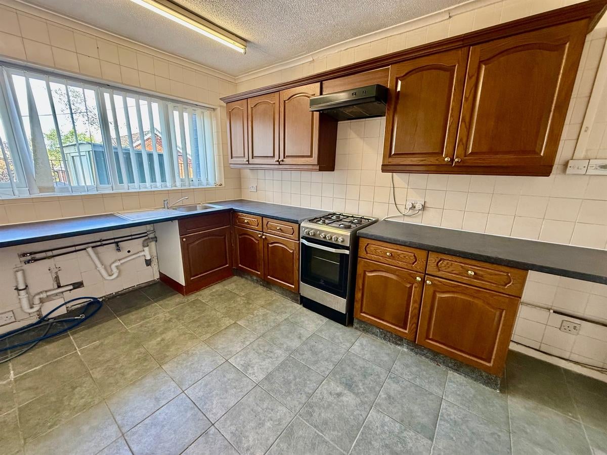 Flat Blackwood Road in Walsall