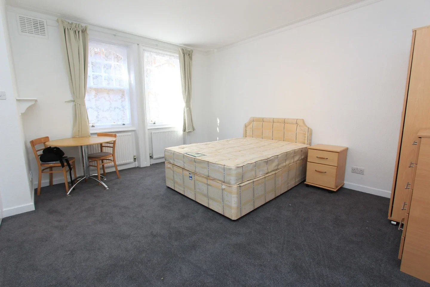 Flat Mornington Avenue in Greater London