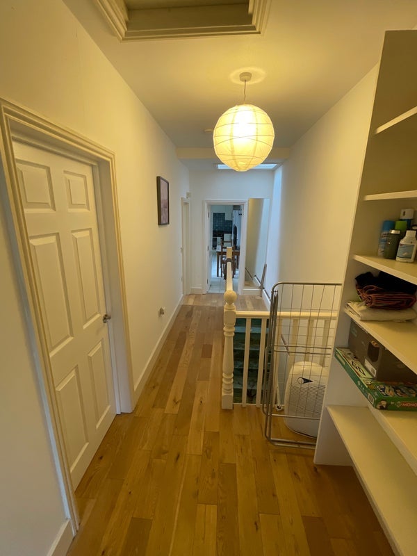 Room Hackford Road in Greater London