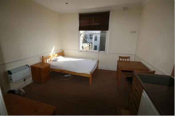Flat Westbourne Park Road in Greater London