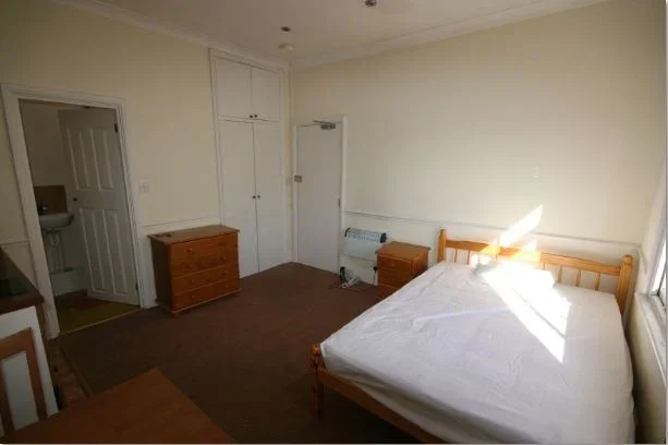 Flat Westbourne Park Road in Greater London