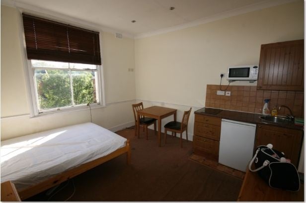 Flat Westbourne Park Road in Greater London
