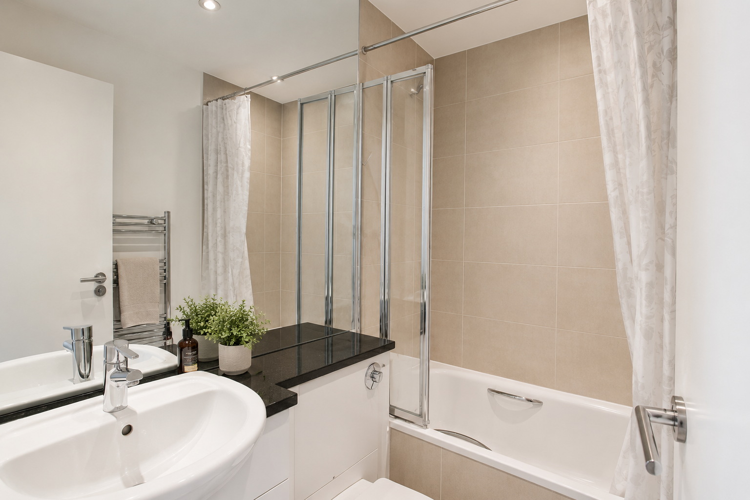 Flat Sloane Avenue in Greater London