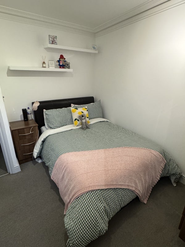 Room Highbury Grove in Greater London