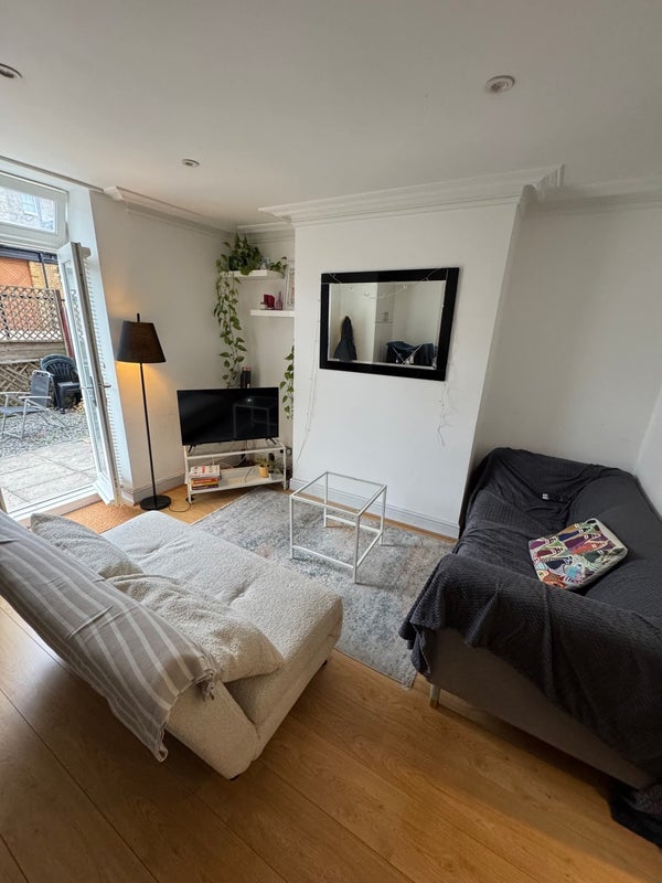Room Highbury Grove in Greater London