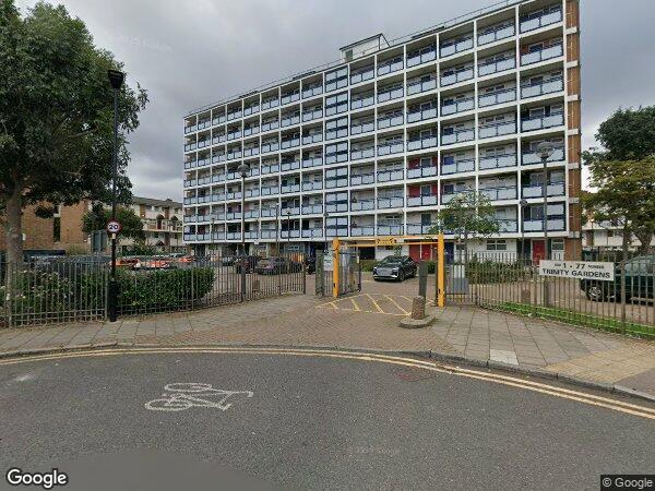 Flat Trinity Gardens in Greater London