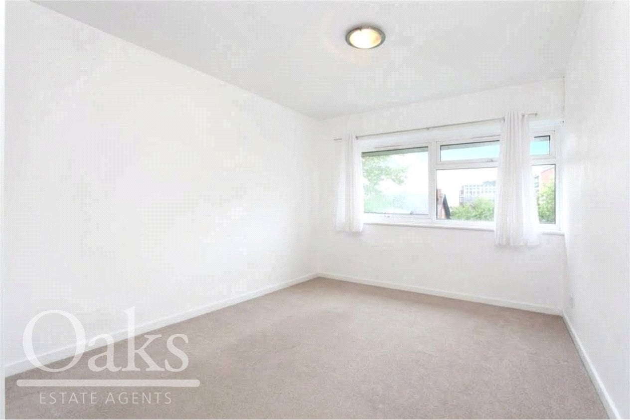 Flat Chatsworth Road in Greater London