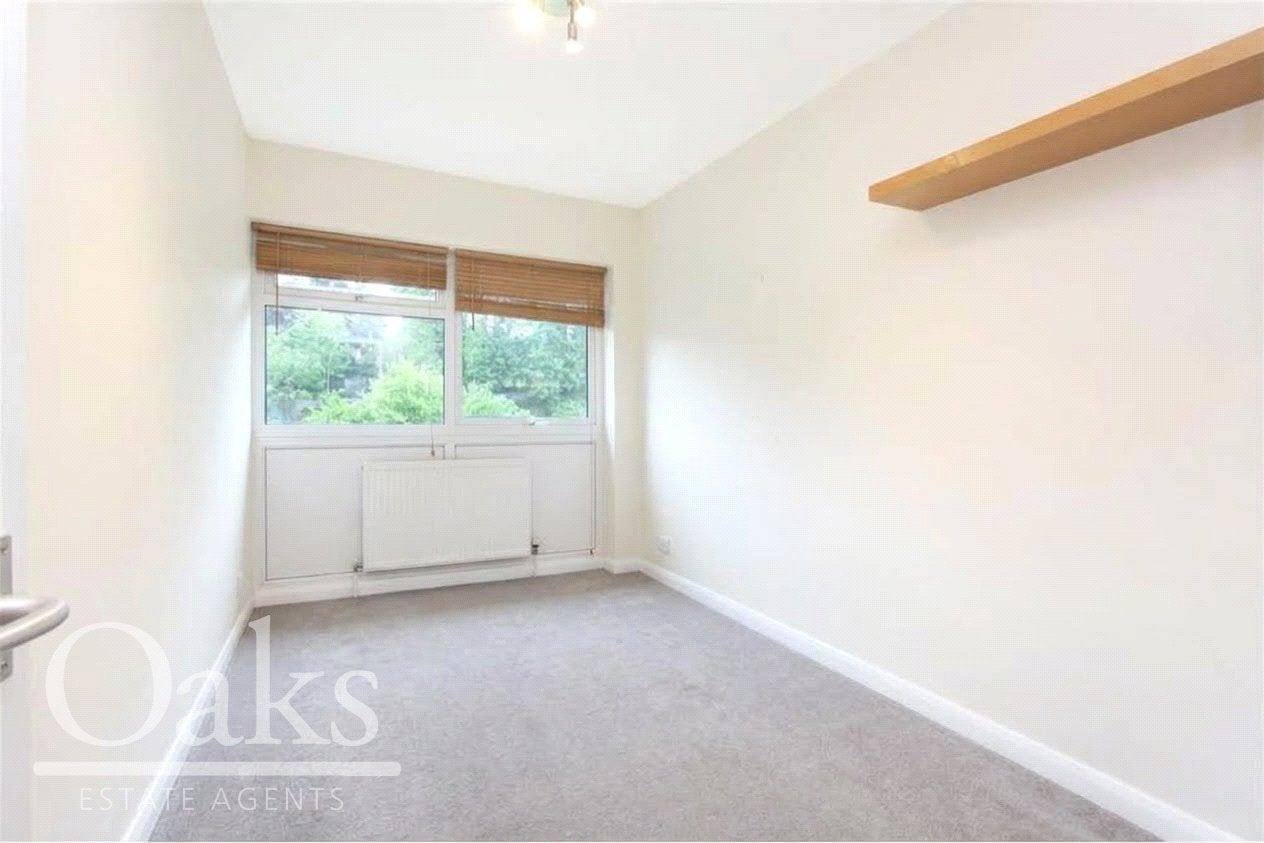 Flat Chatsworth Road in Greater London