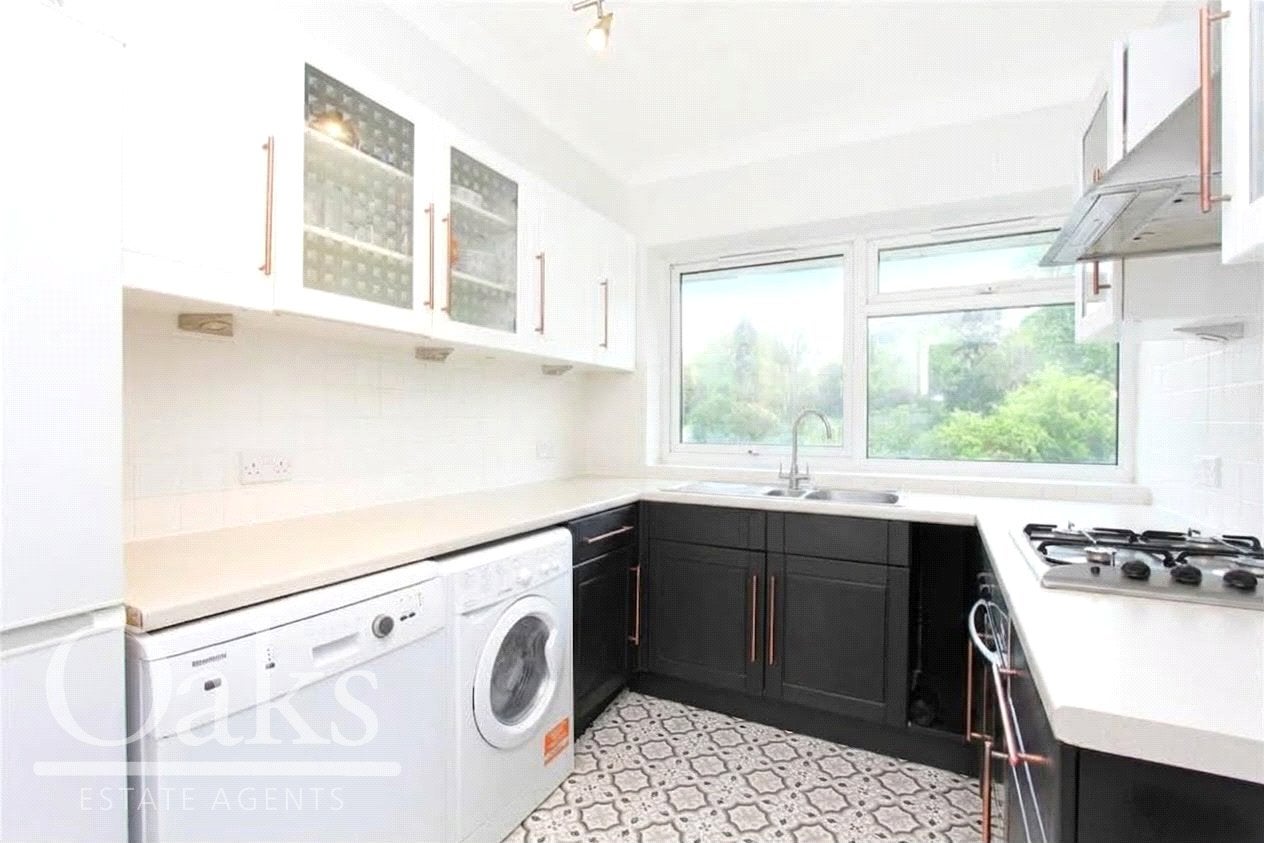 Flat Chatsworth Road in Greater London