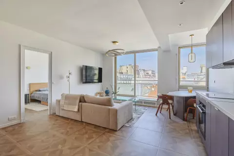 Flat Rue Raynouard in Paris