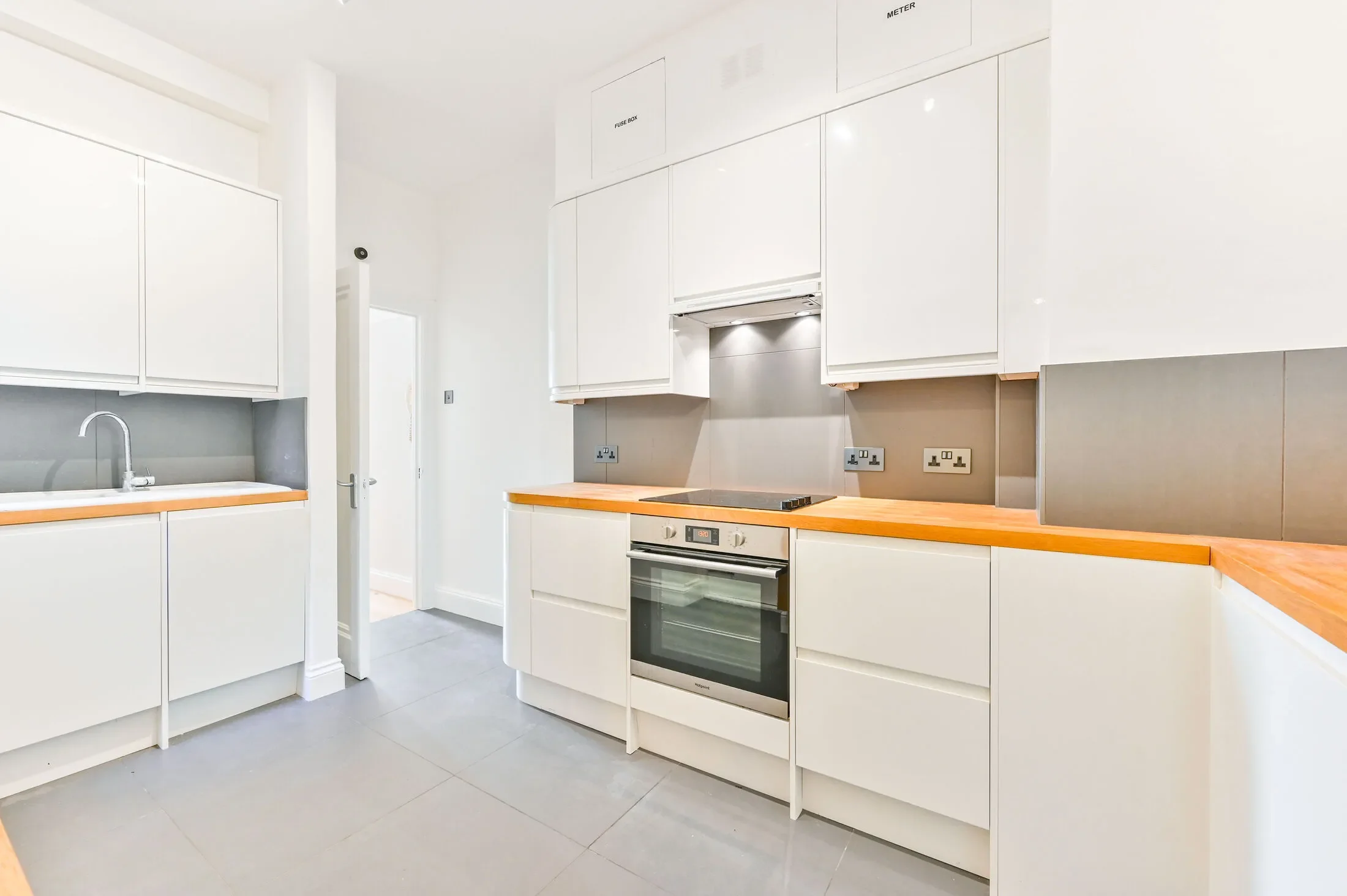 Flat Market Mews in City of Westminster