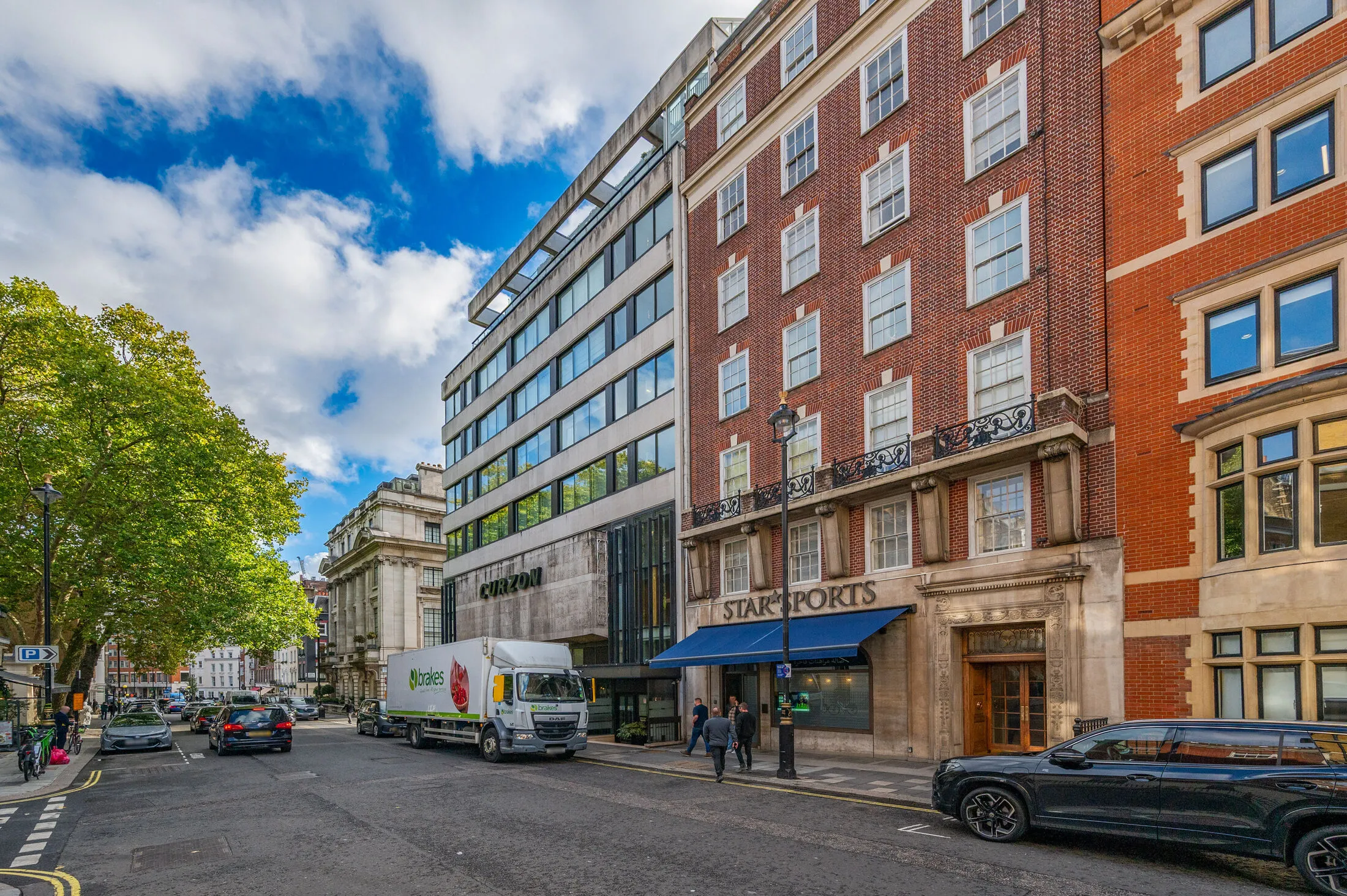 Flat Market Mews in City of Westminster