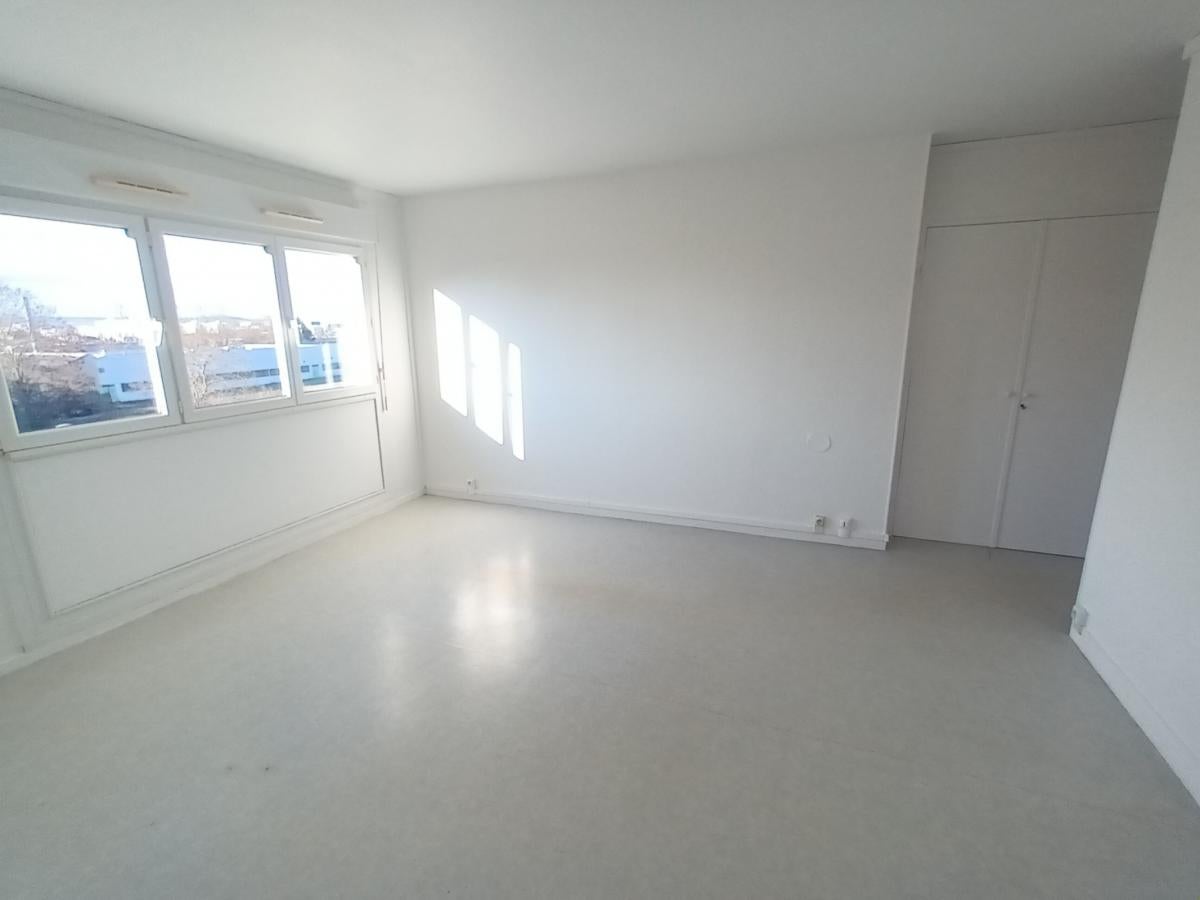 Flat Rue Desbureaux in Reims