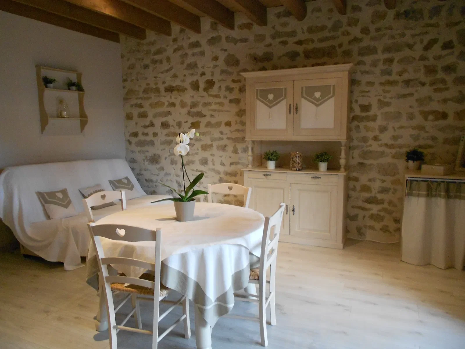 Room Chemin des Bertrands in Couches