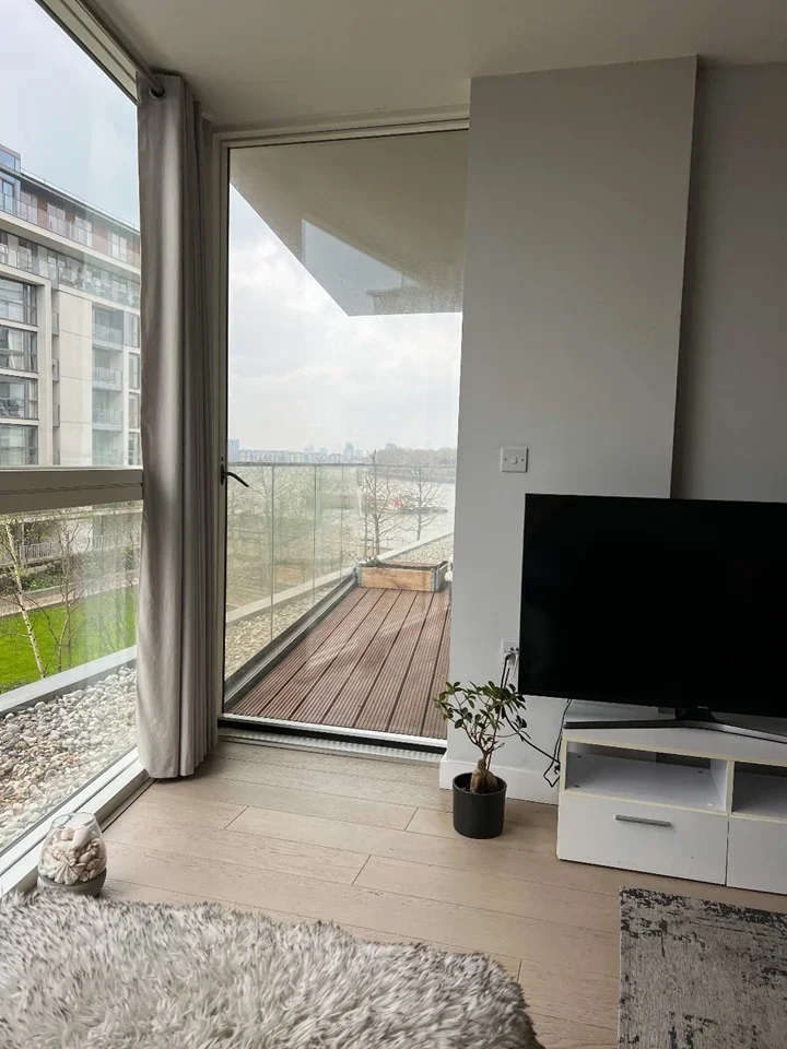 Flat Sherman Walk in Greater London