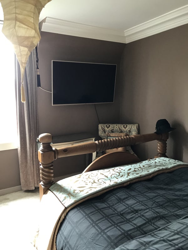 Room Gallowhill Road in Kirkintilloch