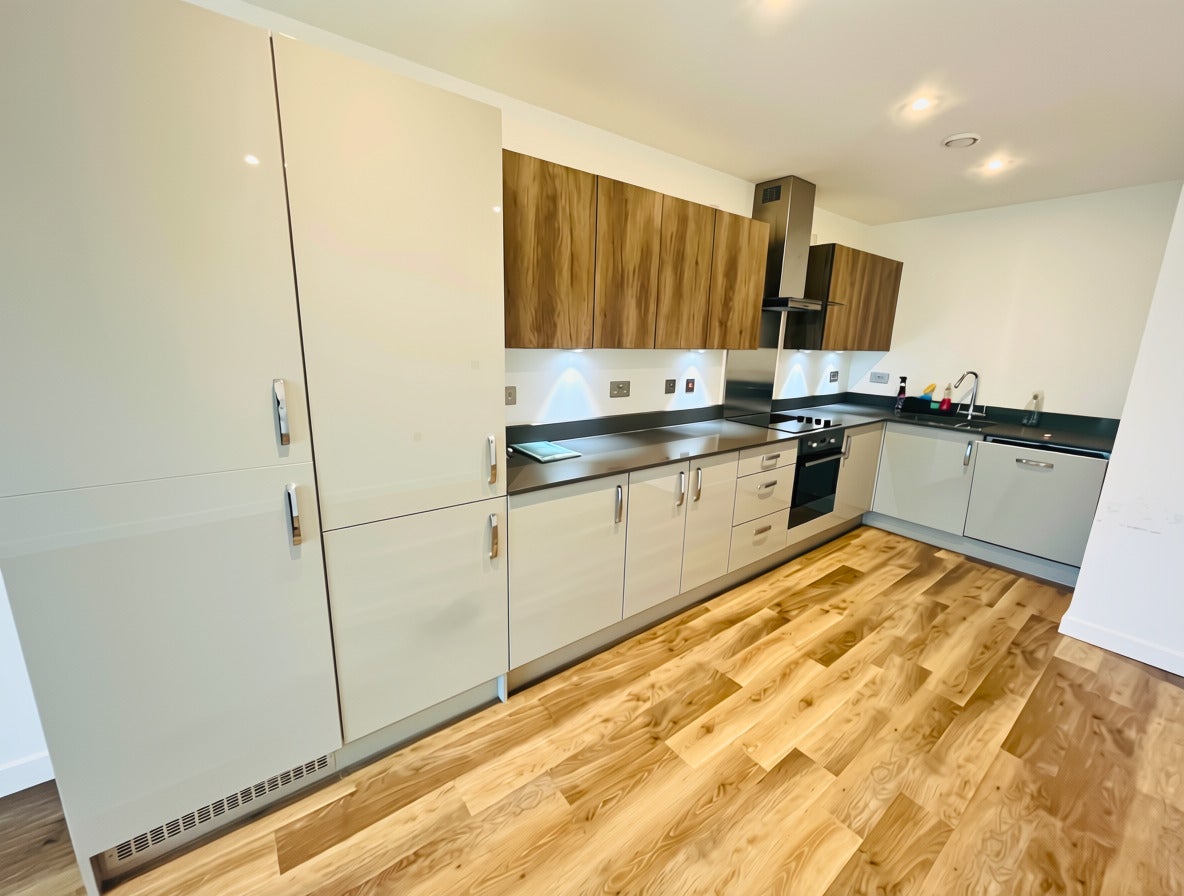 Flat Hazel Lane in Greater London