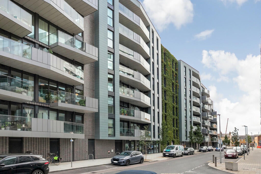 Flat Hazel Lane in Greater London