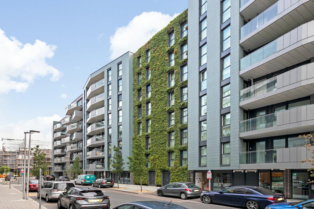 Flat Hazel Lane in Greater London