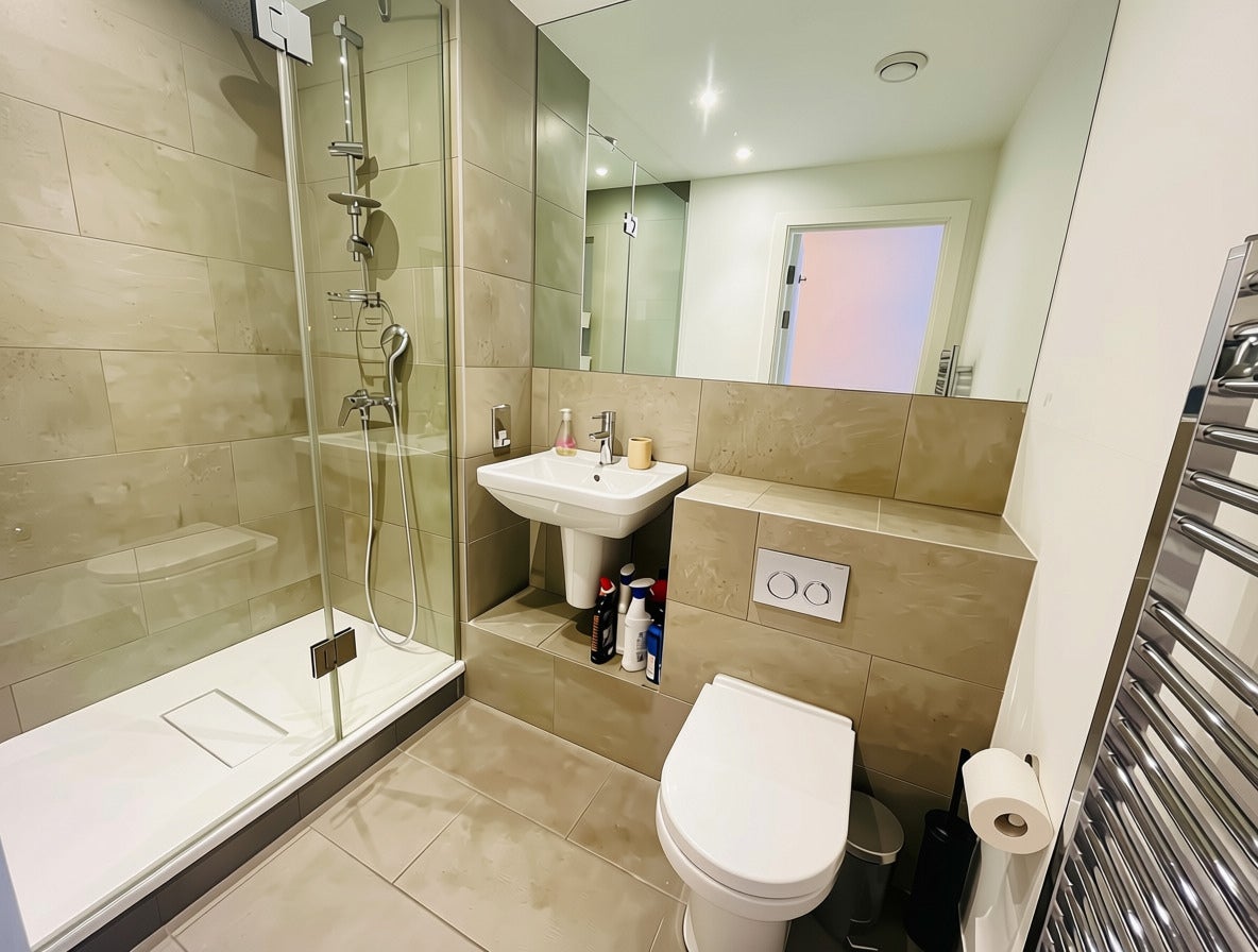 Flat Hazel Lane in Greater London