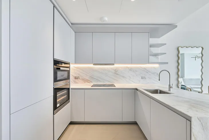 Flat Bishopsgate Plaza in City of London