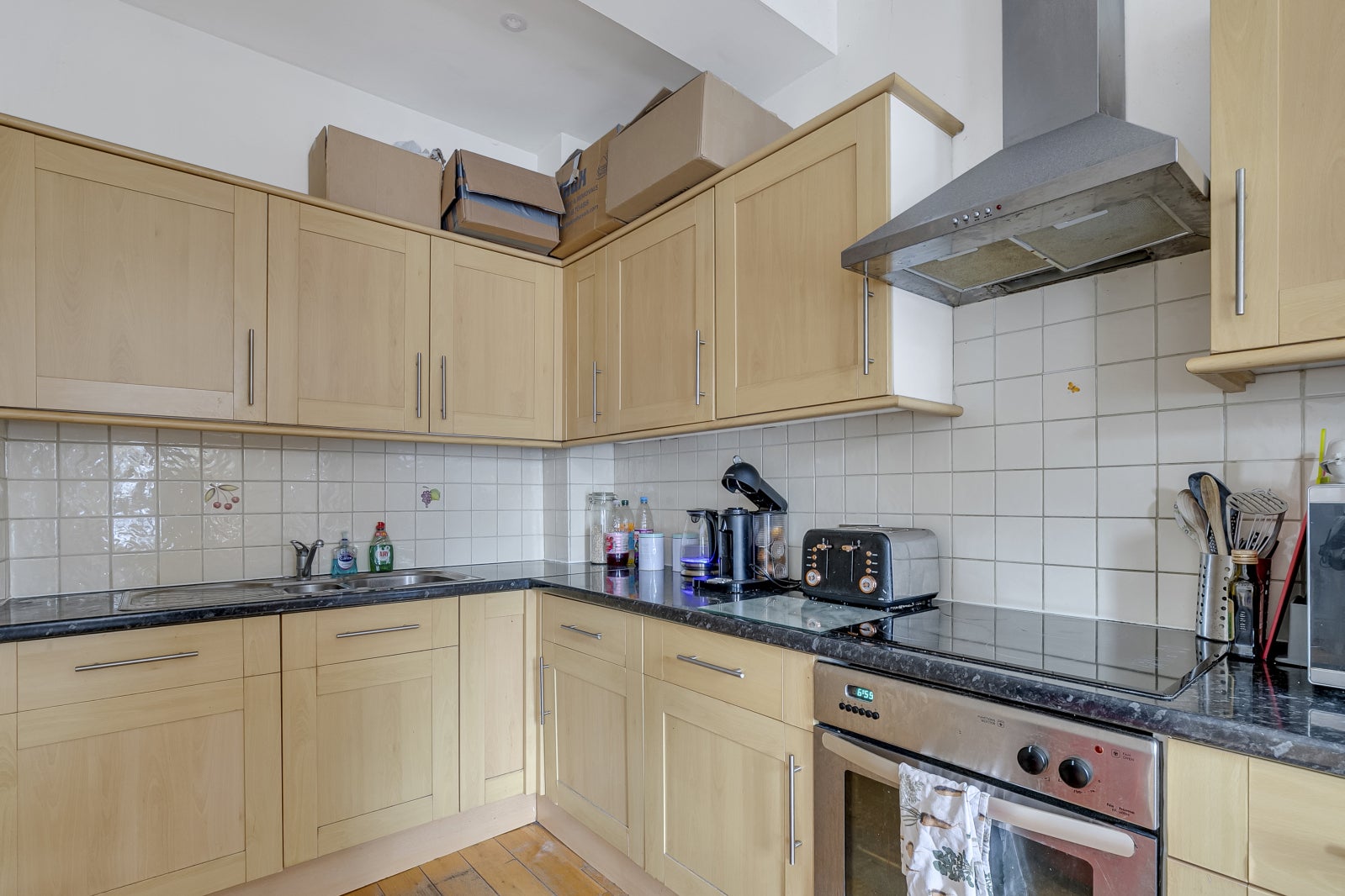 Flat Lavender Hill in Greater London